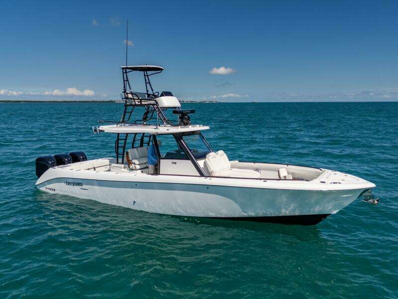 2025 Everglades 375 Center Console