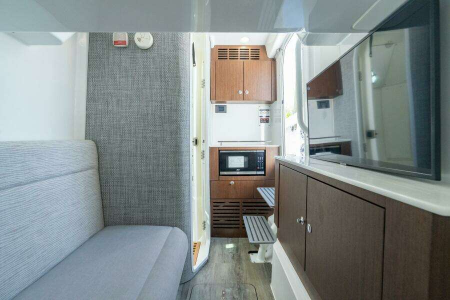 2025 Everglades 375 Center Console