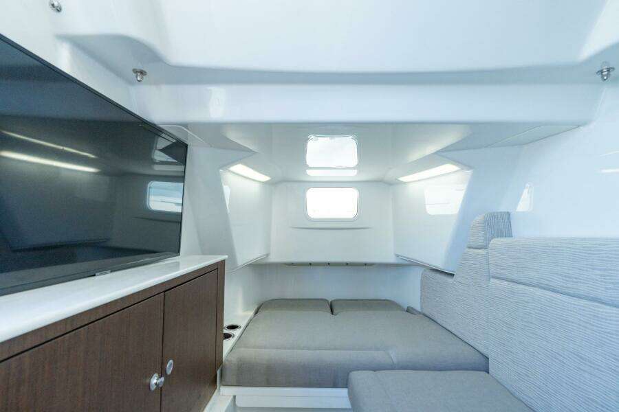 2025 Everglades 375 Center Console