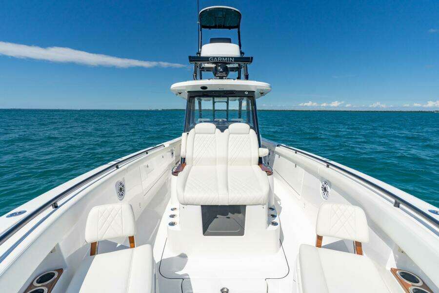 2025 Everglades 375 Center Console