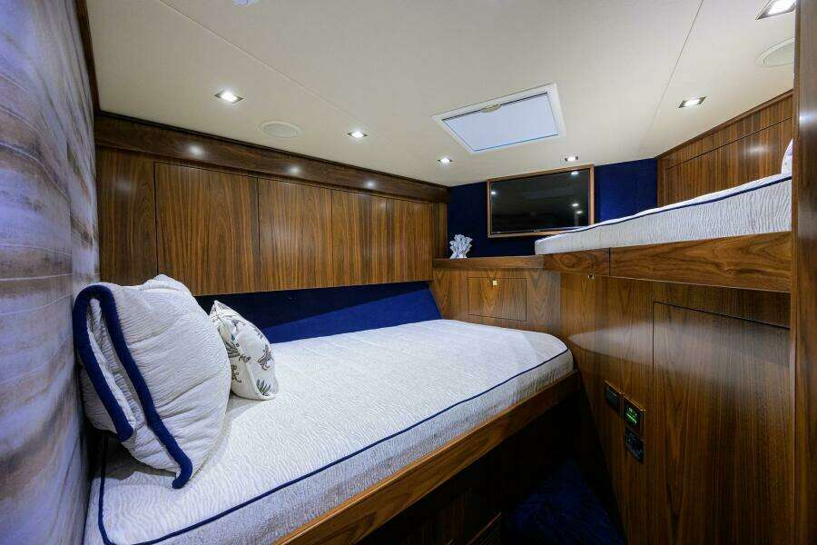 Viking 80 - KEMOSABE - Forward Stateroom