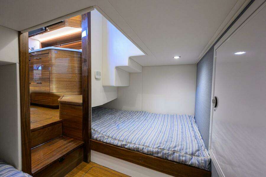 Valhalla 55 - LITTLE KEMOSABE - Guest Stateroom