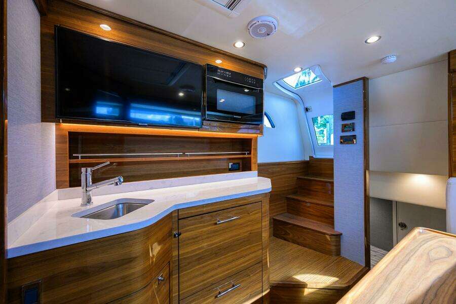 Valhalla 55 - LITTLE KEMOSABE - Galley & Cabin Entrance 