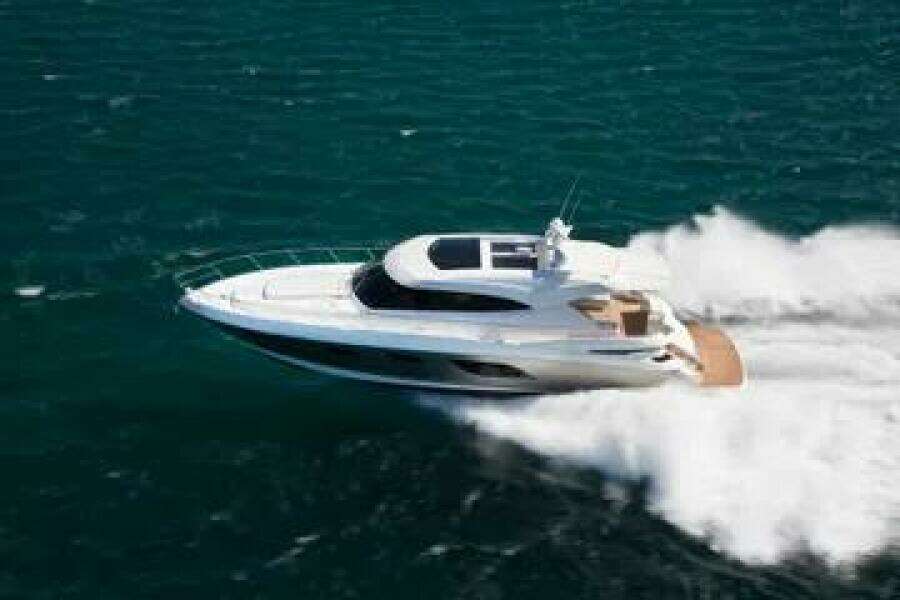 2015 Riviera 6000 Sport Yacht