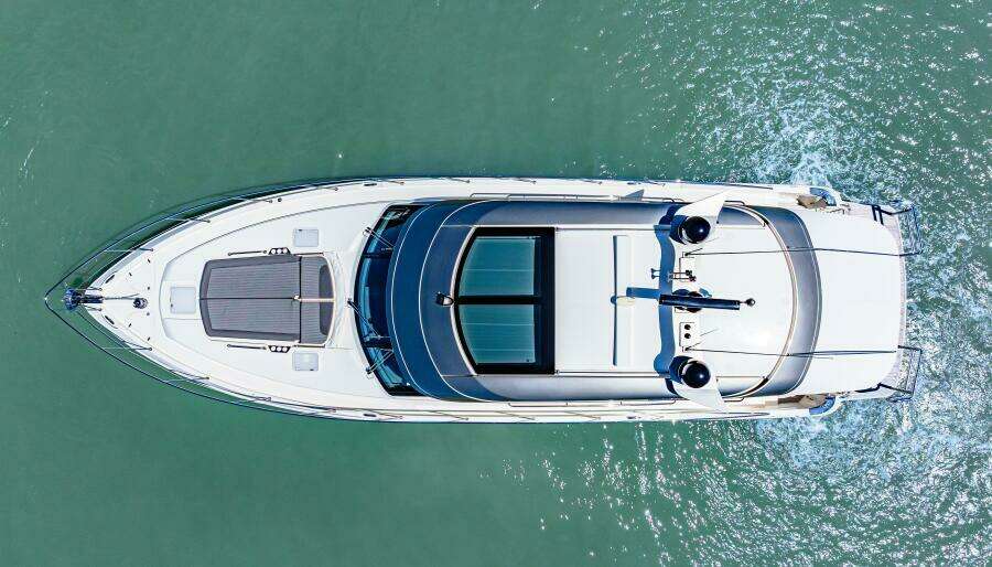 2022 Riviera 5400 Sport Yacht Platinum Edition