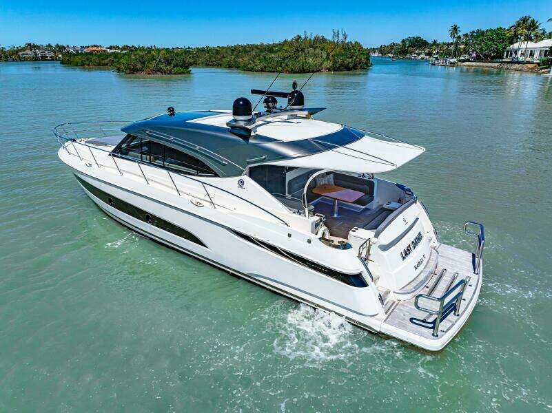 2022 Riviera 5400 Sport Yacht Platinum Edition