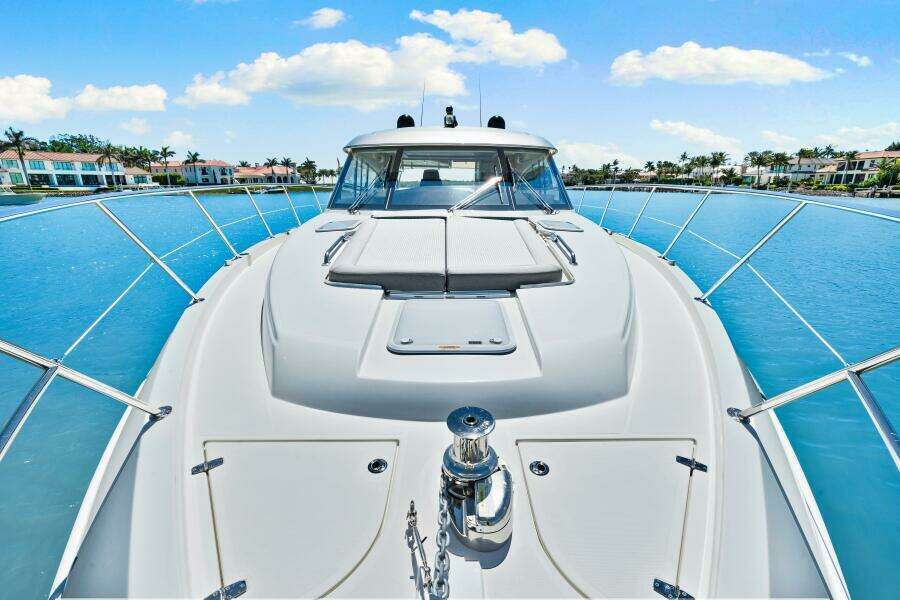 2022 Riviera 5400 Sport Yacht Platinum Edition