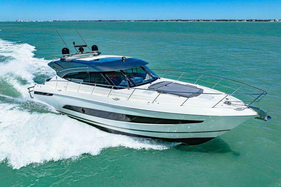 2022 Riviera 5400 Sport Yacht Platinum Edition