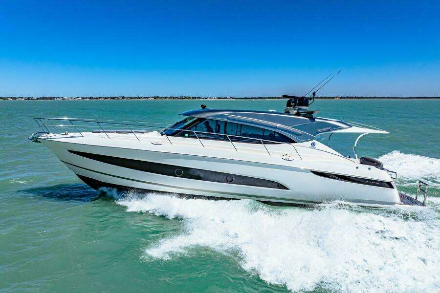2022 Riviera 5400 Sport Yacht Platinum Edition