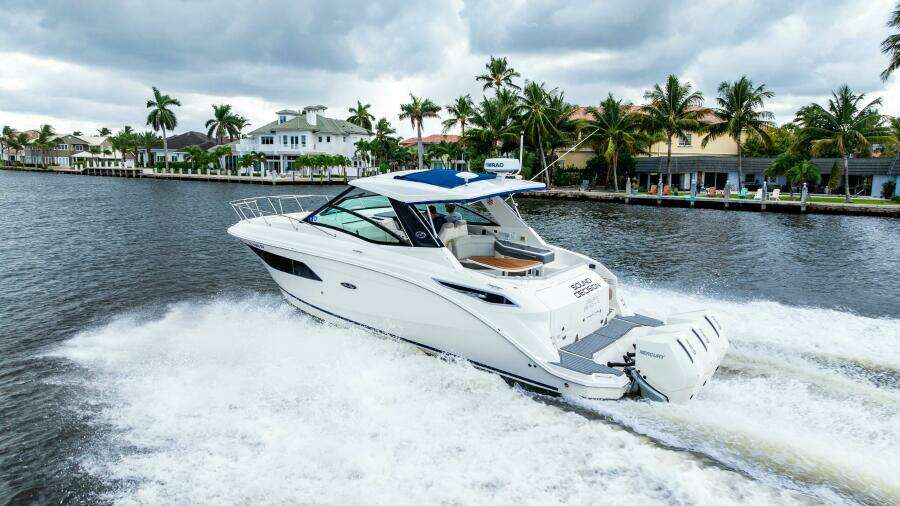 2021 Sea Ray Sundancer 32 Outboard