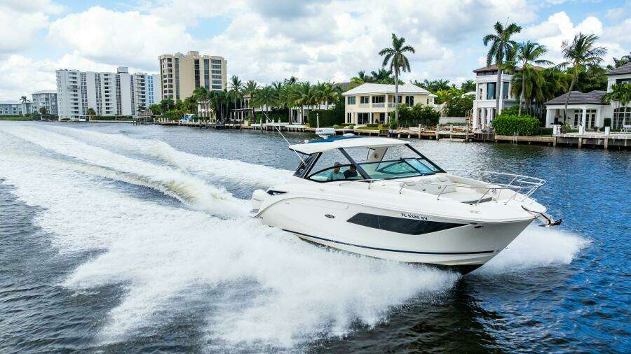 2021 Sea Ray Sundancer 32 Outboard