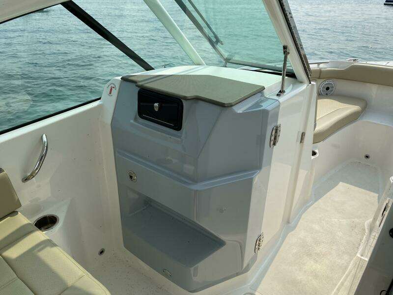 2021 Pursuit 266 Dual Console