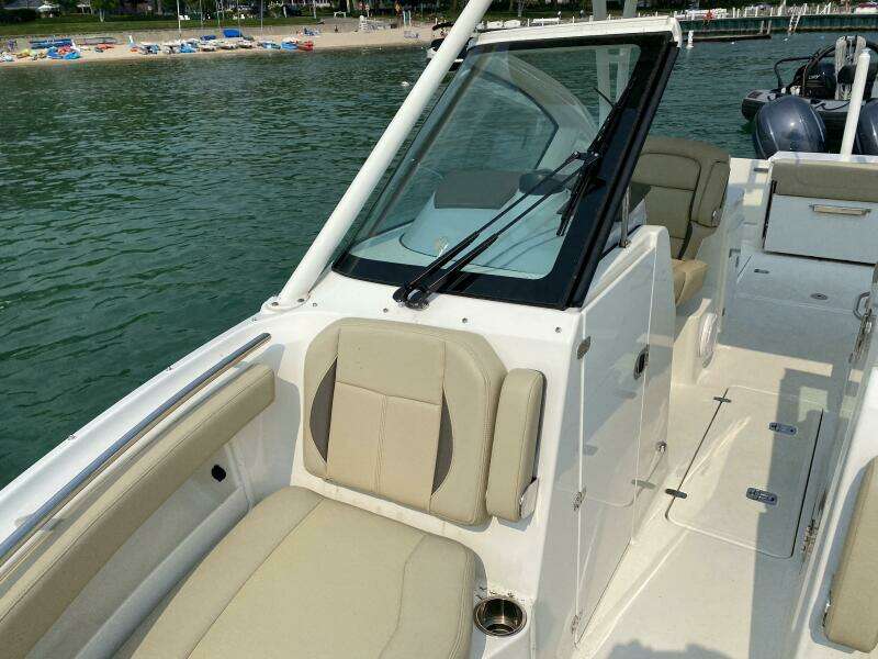 2021 Pursuit 266 Dual Console