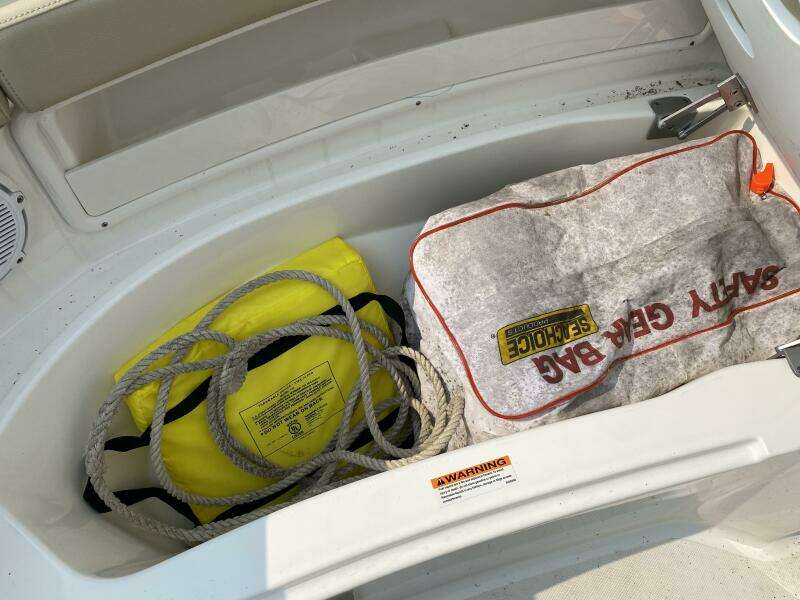 2021 Pursuit 266 Dual Console