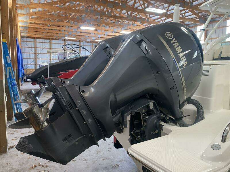 2021 Pursuit 266 Dual Console