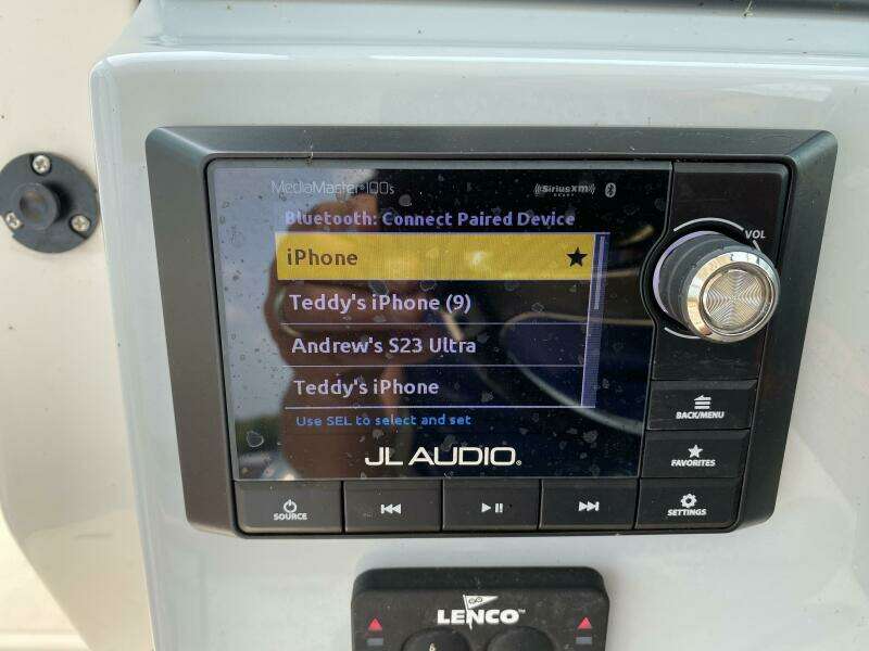 2021 Pursuit 266 Dual Console