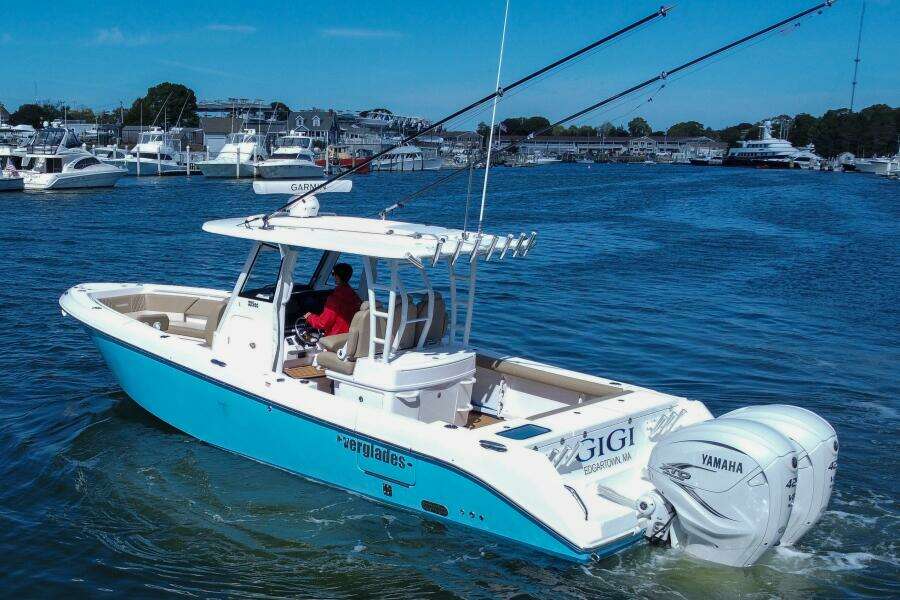 2023 Everglades 335 CC