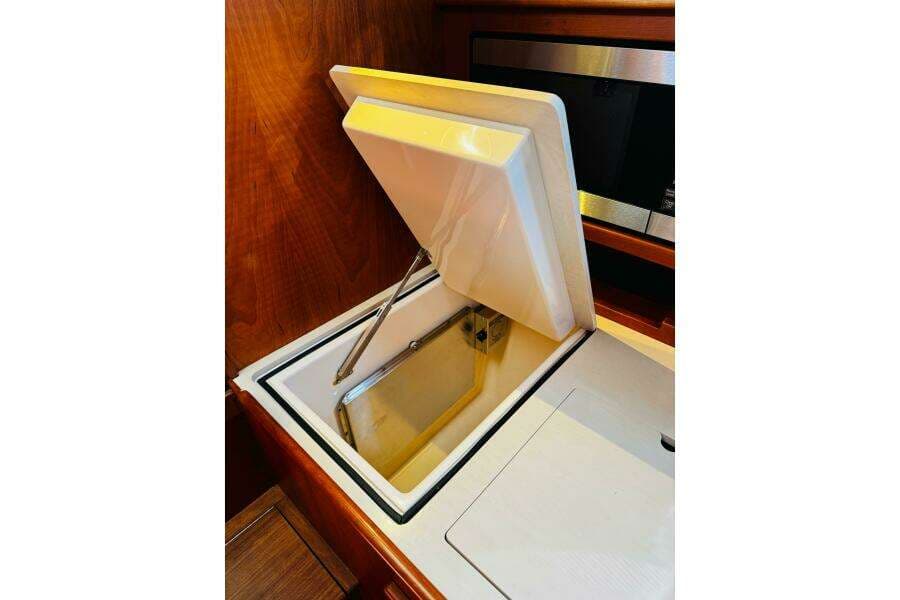 2012 Hinckley Picnic Boat MKIII