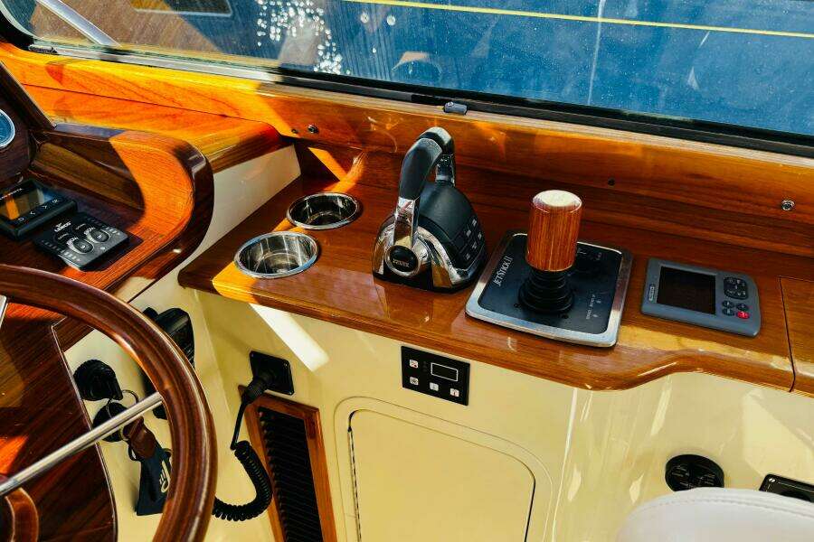 2012 Hinckley Picnic Boat MKIII