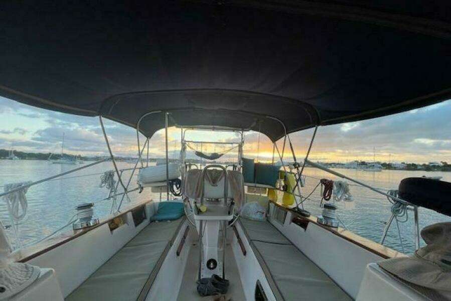 1997 Island Packet 37