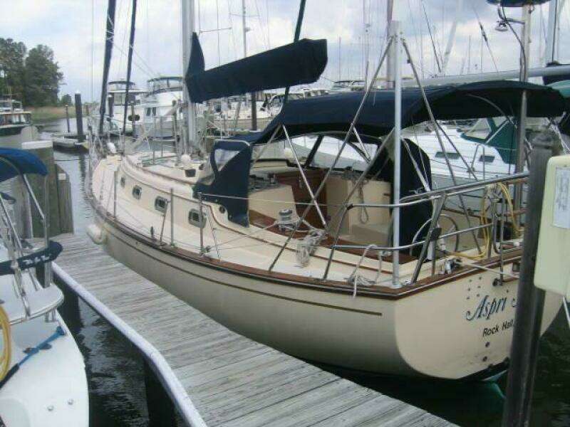 1989 Island Packet 35