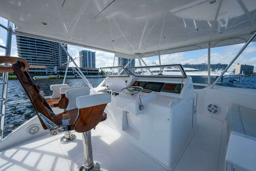 Viking 52 QUALIFIER - Flybridge