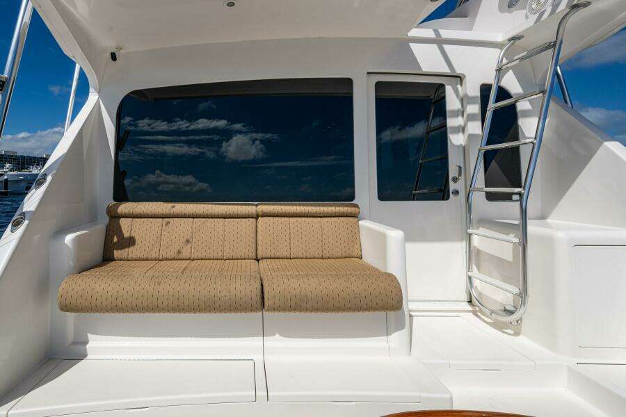 Viking 52 QUALIFIER - Cockpit