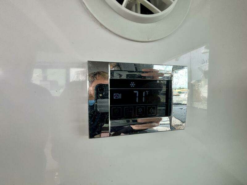 2018 Axopar 37 Sport Cabin R