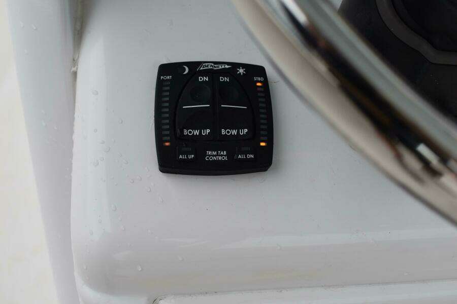 2023 Sea Hunt Ultra 255 SE