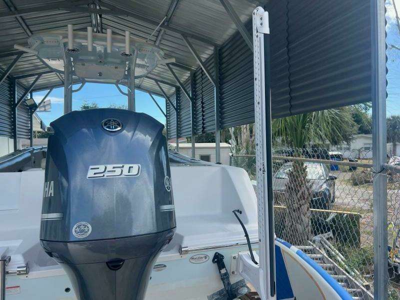 2021 Sportsman 232 Platinum Center Console