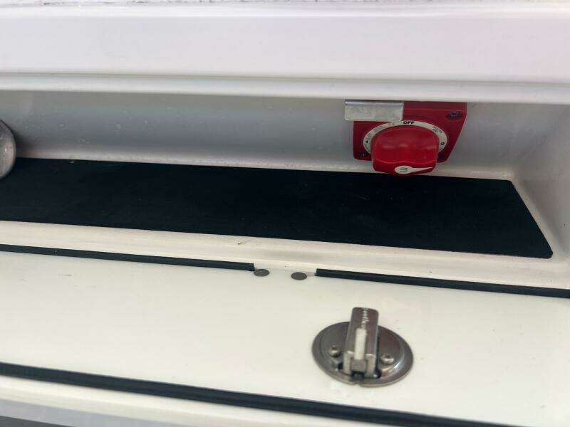 2021 Sportsman 232 Platinum Center Console