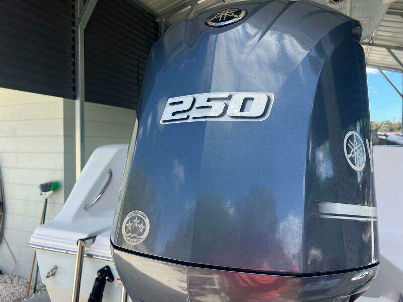 2021 Sportsman 232 Platinum Center Console