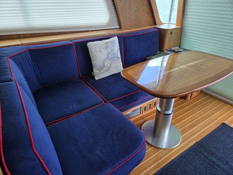 2017 Sabre 48 Flybridge