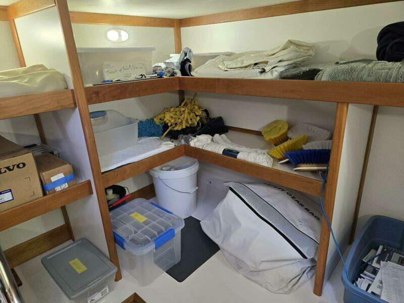 2017 Sabre 48 Flybridge