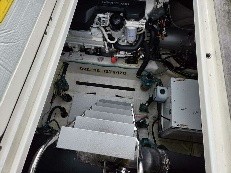 2017 Sabre 48 Flybridge