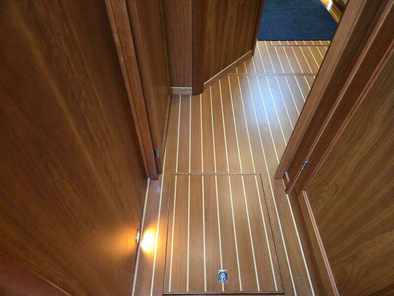 2017 Sabre 48 Flybridge