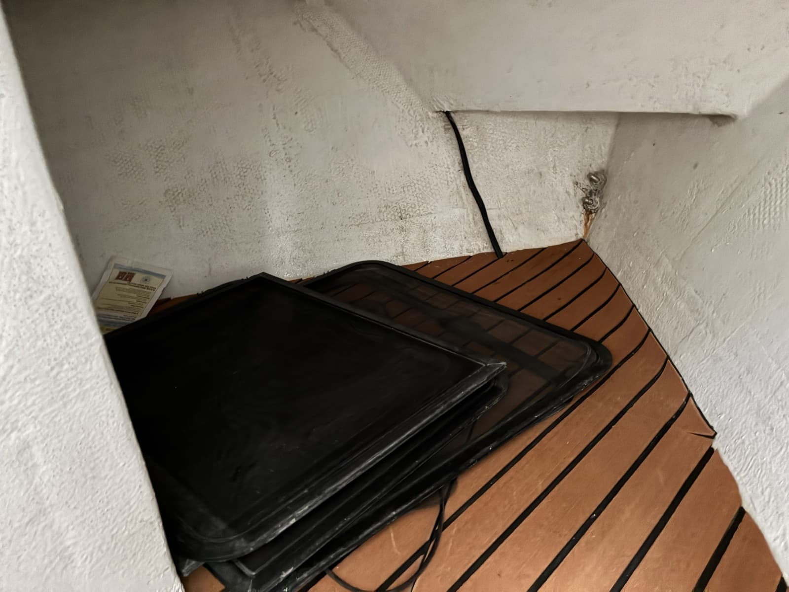 2008 Glenn Young 32 Skiff - Berth