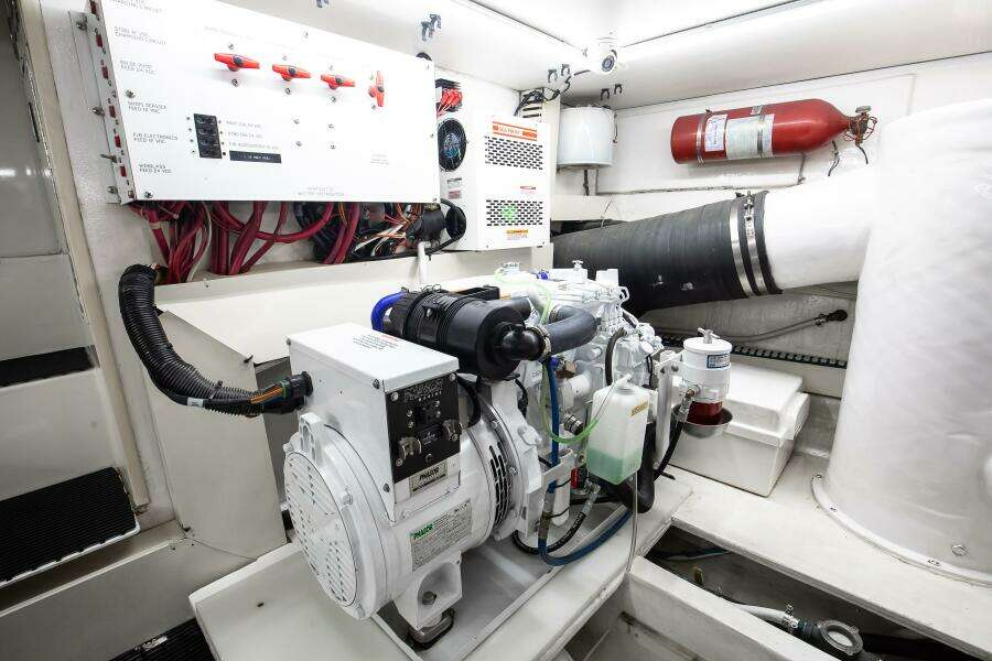 1998 Viking 58 Convertible