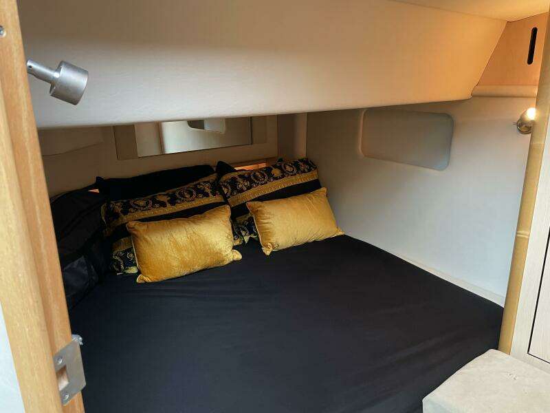 2004 Sea Ray 42 Sedan Bridge