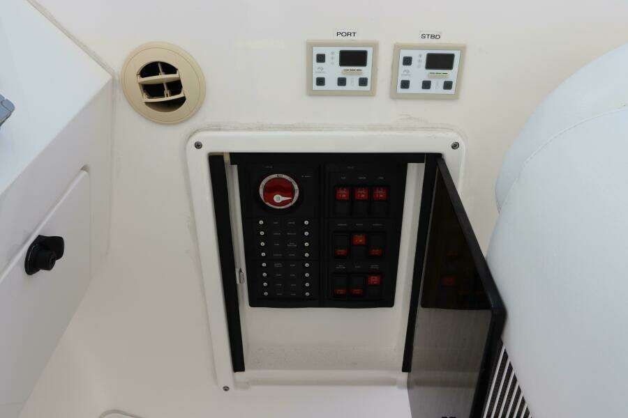 2012 Intrepid 430 Sport Yacht