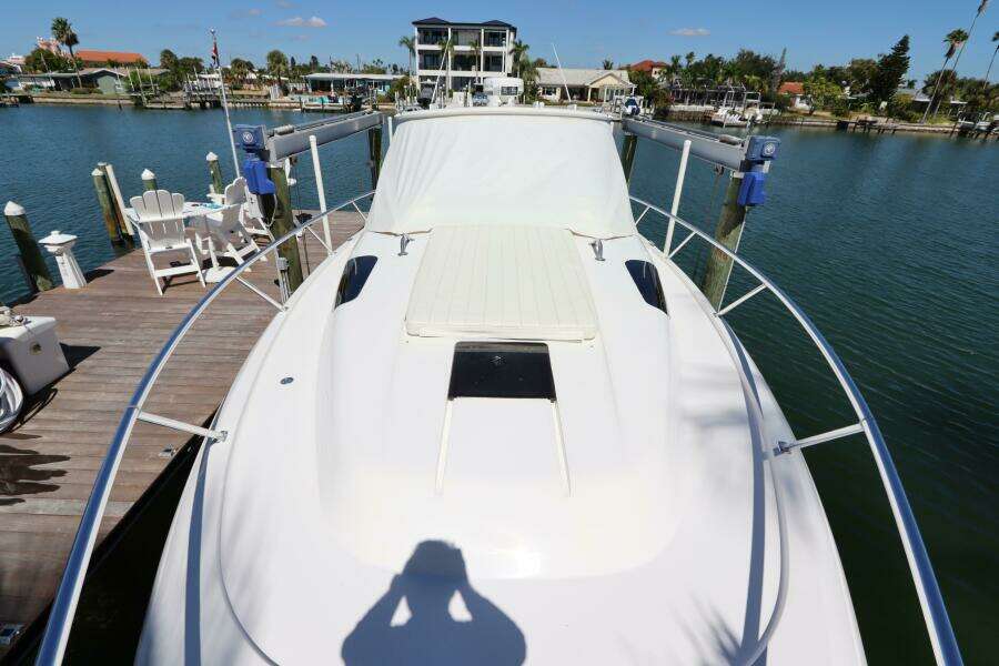 2012 Intrepid 430 Sport Yacht