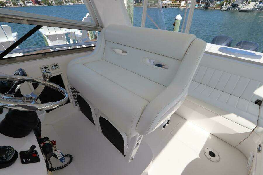 2012 Intrepid 430 Sport Yacht