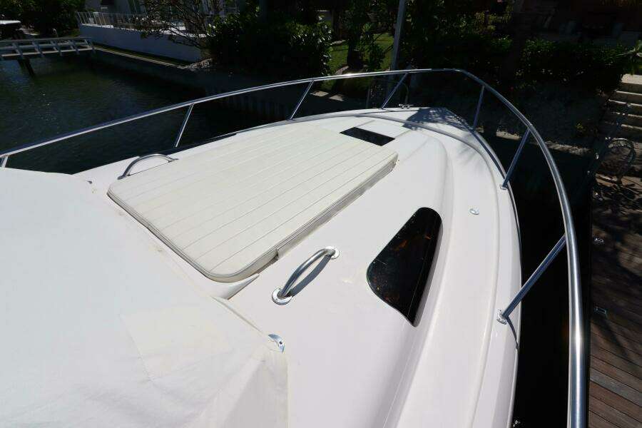 2012 Intrepid 430 Sport Yacht