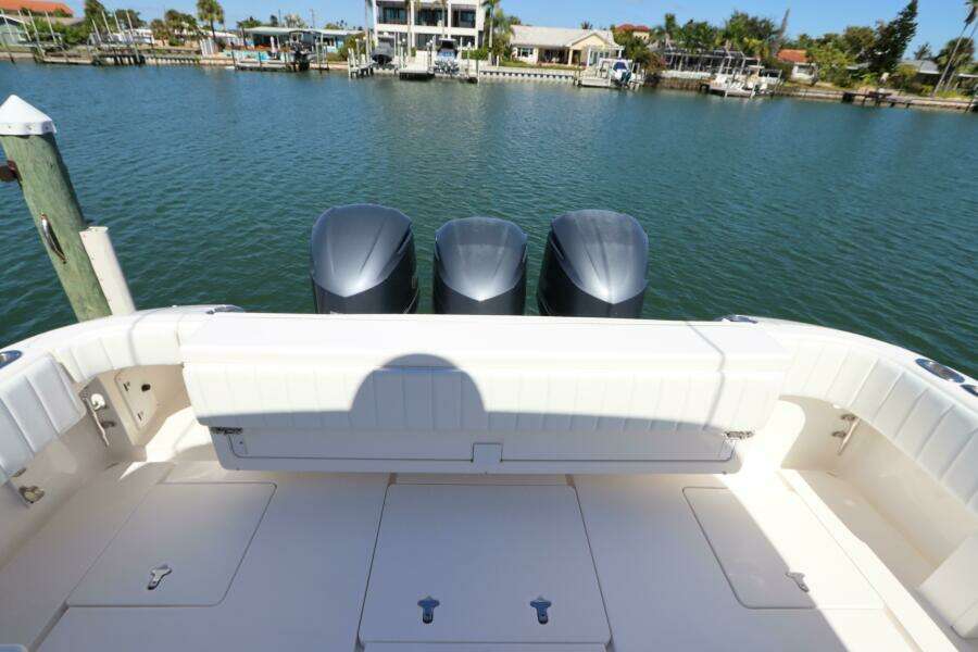 2012 Intrepid 430 Sport Yacht