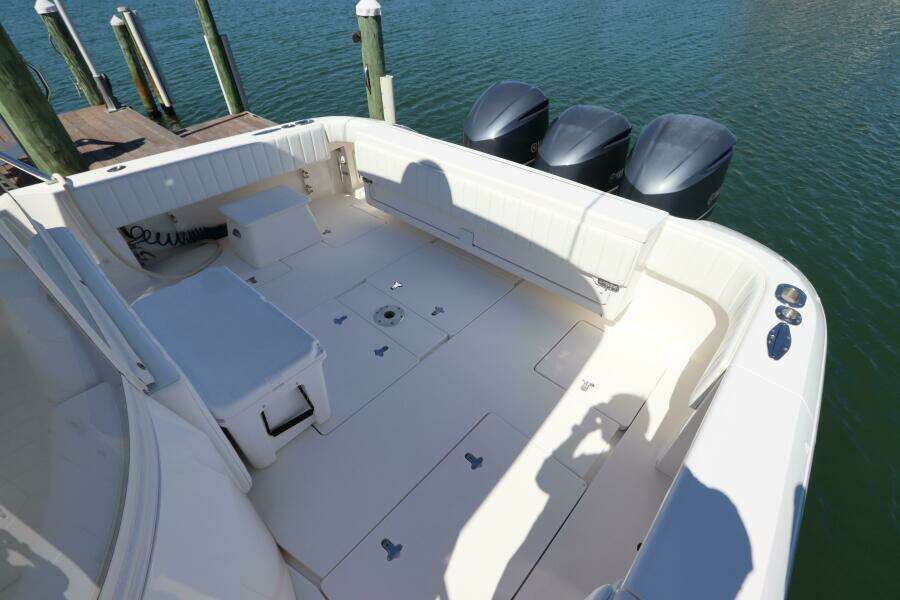 2012 Intrepid 430 Sport Yacht