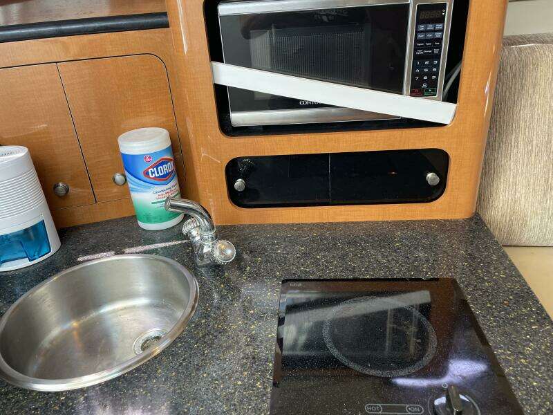 2013 Robalo R305 Walkaround