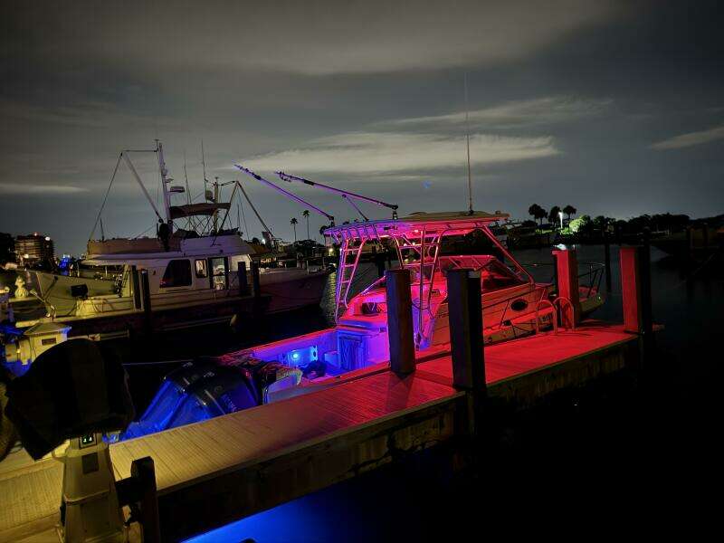 2013 Robalo R305 Walkaround