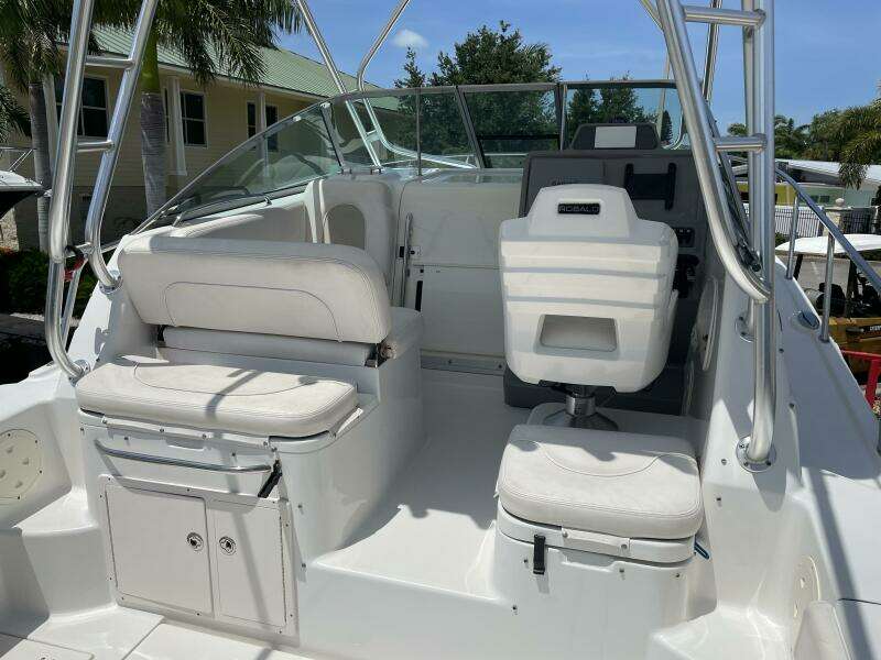 2013 Robalo R305 Walkaround