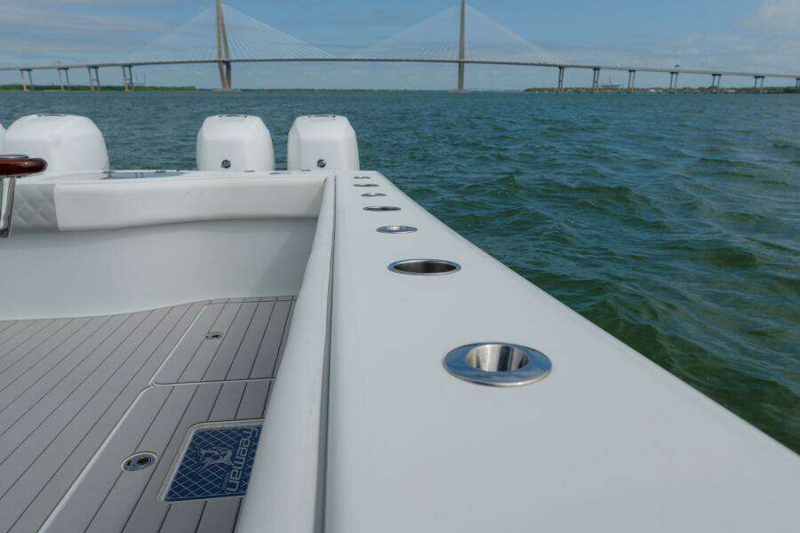 Freeman 42 42LR Double Tap- Gunwale