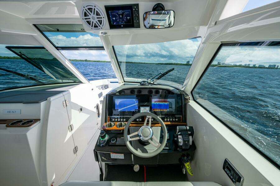 2021 Tiara Yachts 34 LX